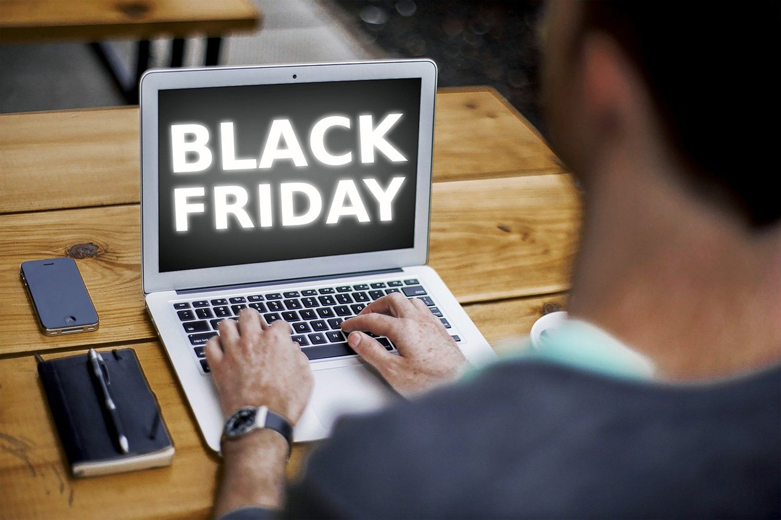 Atenção: número de lojas falsas na internet cresce 93% na Black Friday