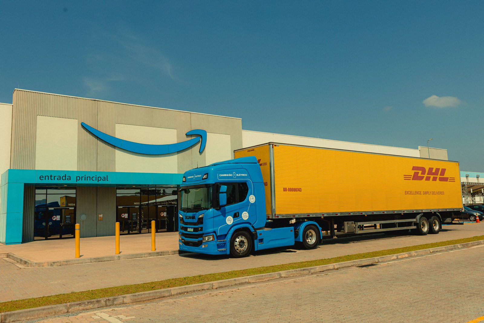 Amazon, DHL e Scania testam caminhão elétrico em longa distância