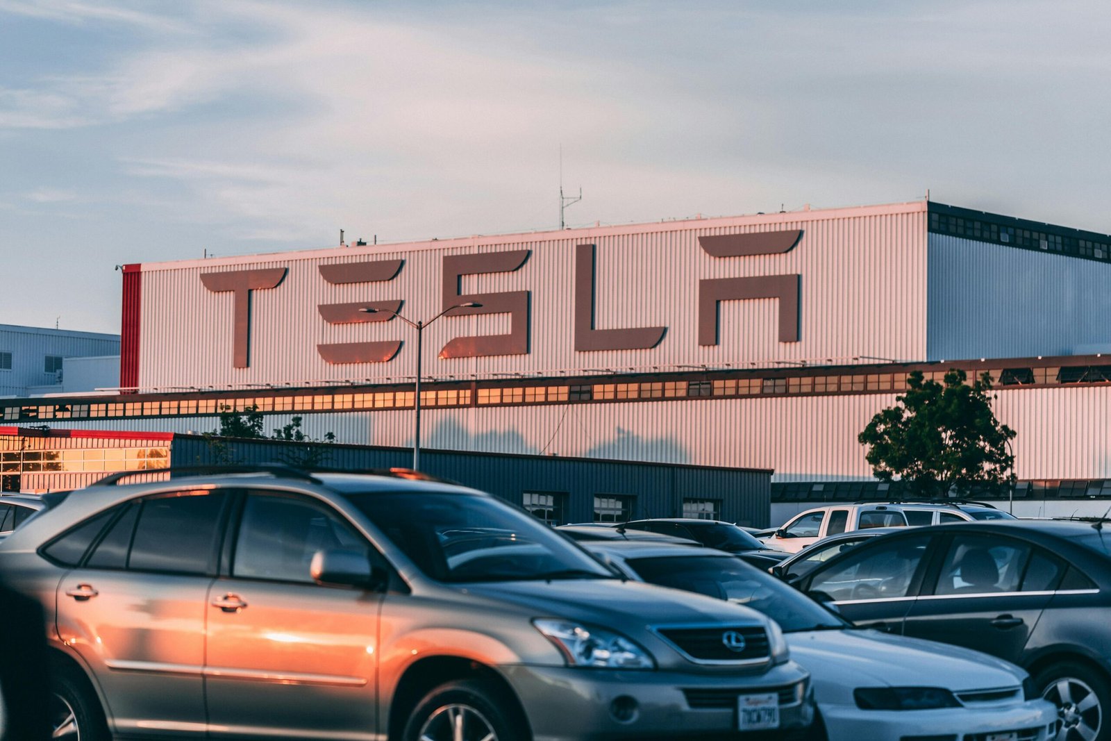 Tesla fecha acordo em caso de acidente com Autopilot
