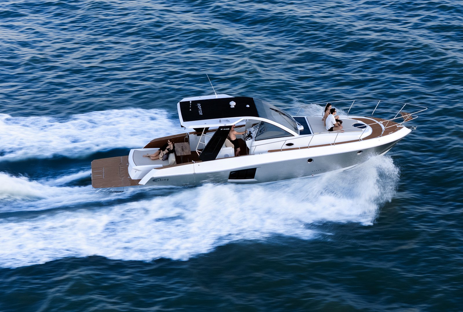 Ferrari dos mares: conheça a lancha Fishing 440 Raptor
