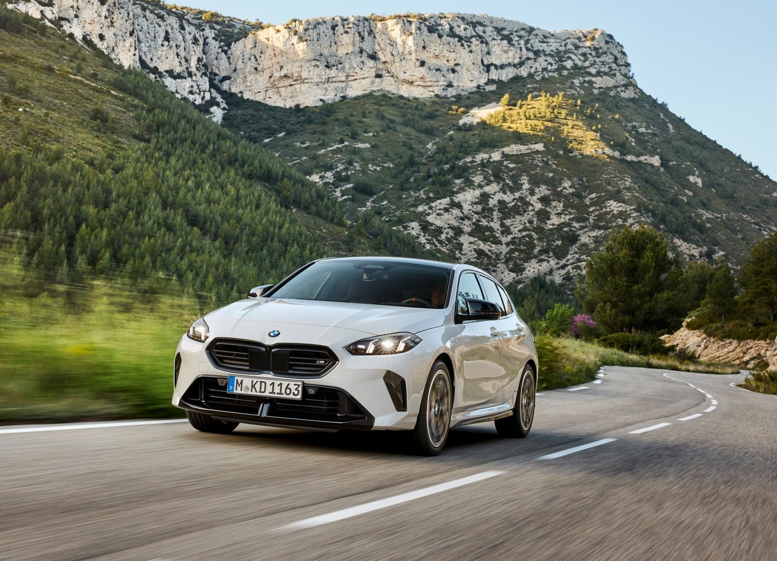 BMW confirma chegada do M135 xDrive ao Brasil
