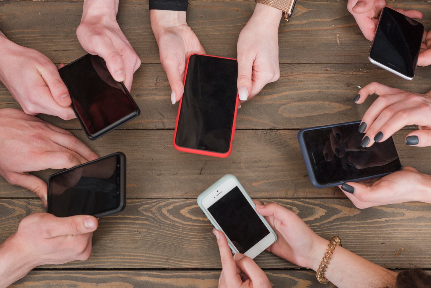 Queda nas vendas de smartphones desafia varejo especializado