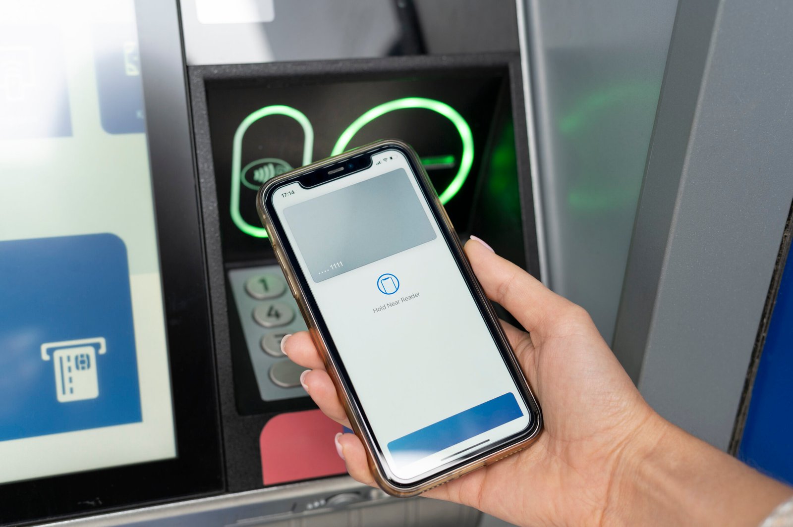 Pix por aproximação chega à Samsung Wallet