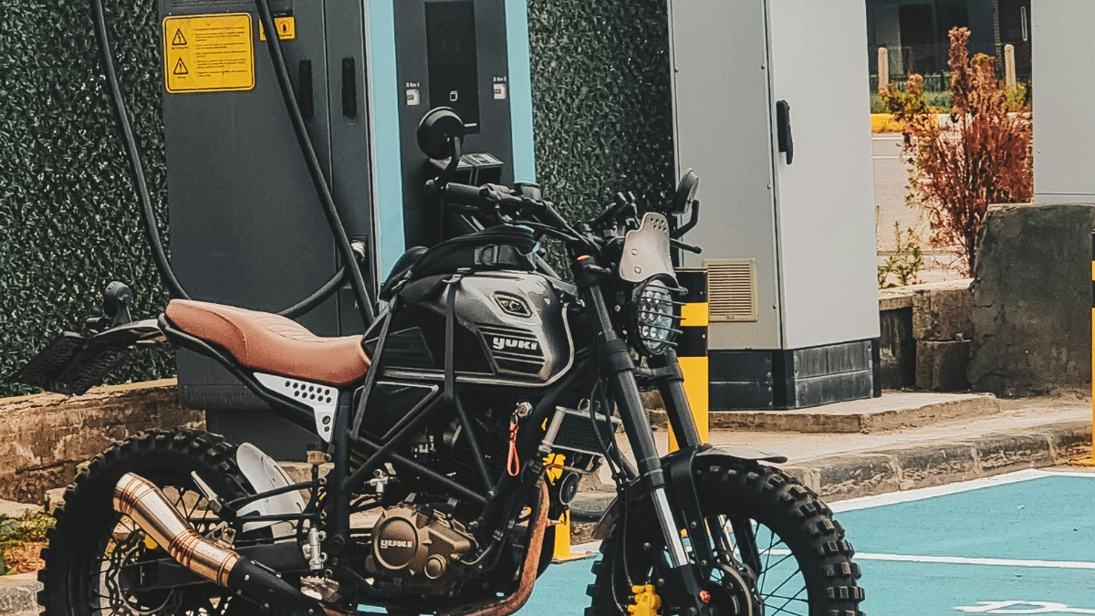 Motos elétricas crescem 246% no Brasil