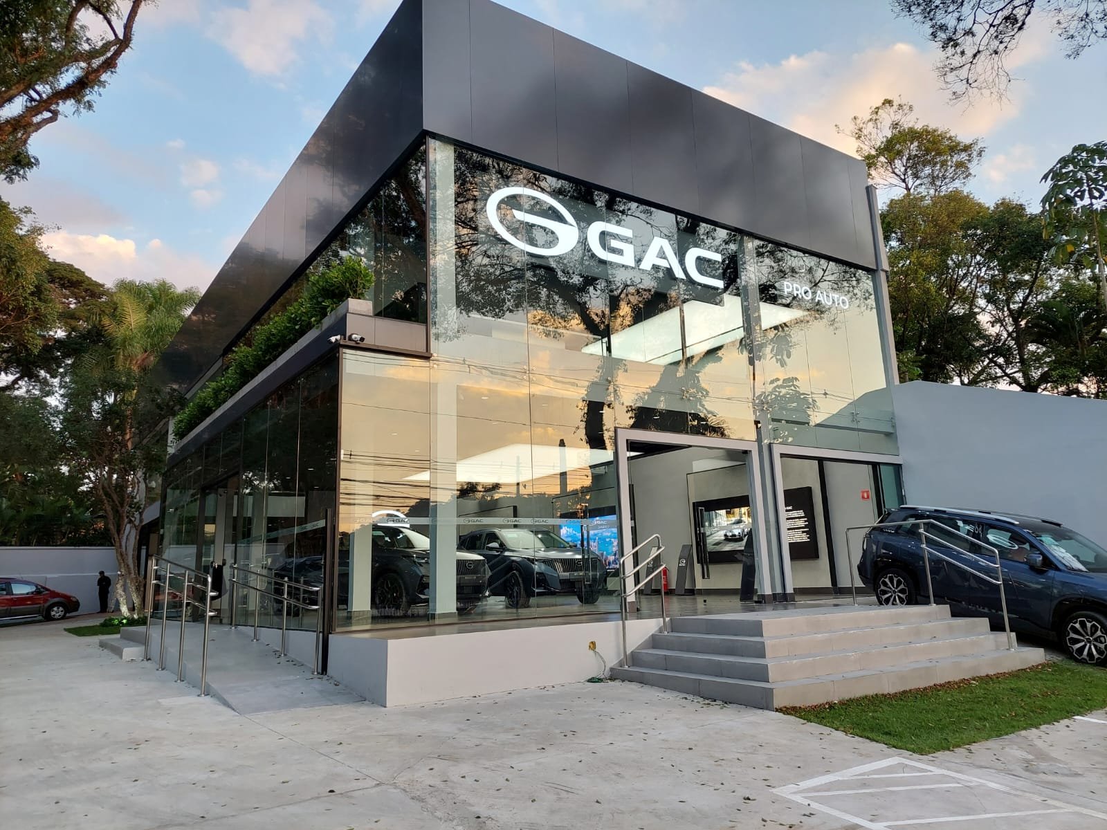 GAC avança rede e estreia flagship na capital paulista