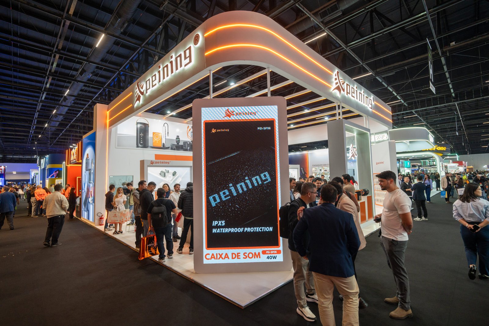 Peining apresenta óculos smart e acessórios na Eletrolar