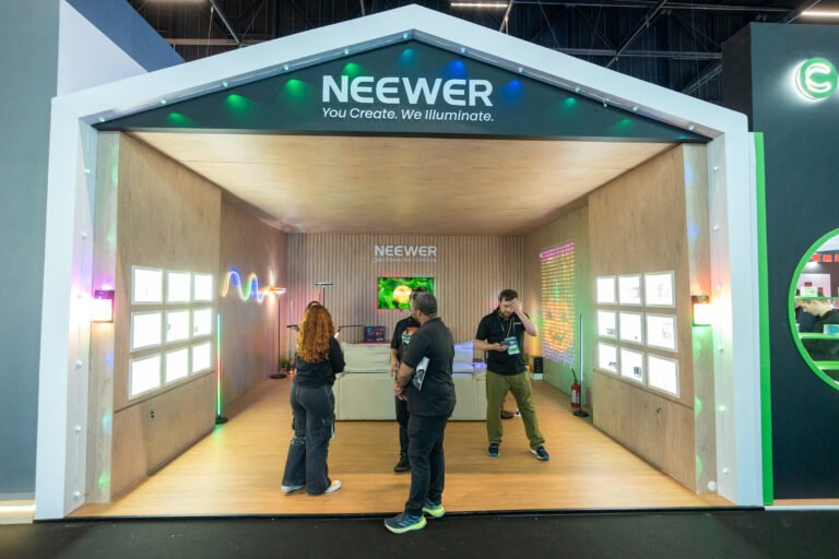 NEEWER