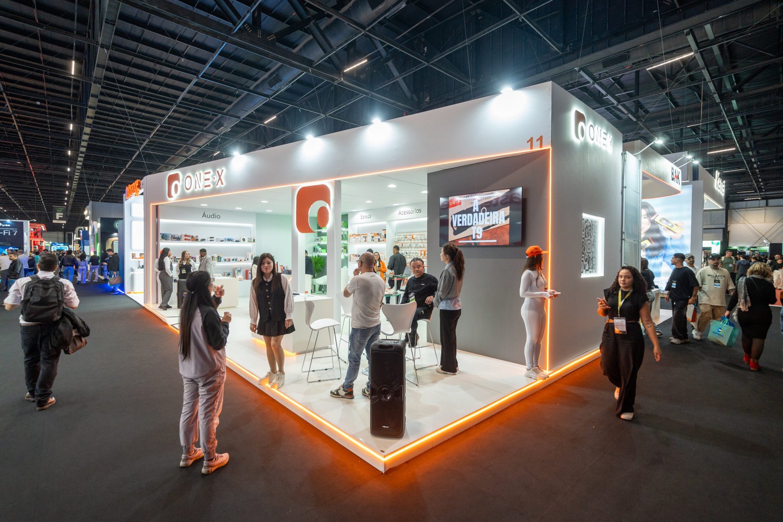 ONE-X aposta em inovação com tecnologia e conquista novos negócios na Eletrolar Show