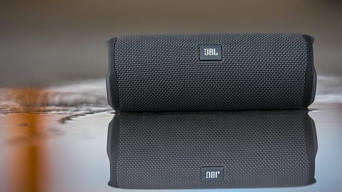 JBL amplia linha de caixas portáteis com a Flip Essential 3 SE no Brasil