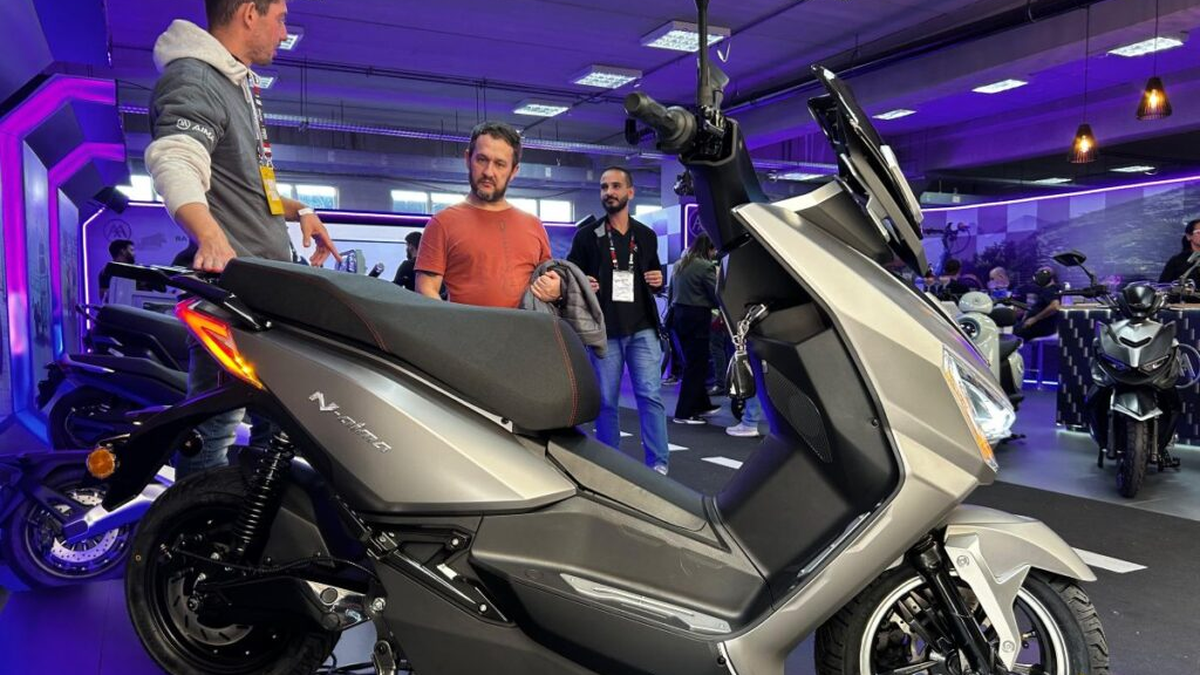 Mercado de motos elétricas cresce 47% no Brasil e amplia oferta de modelos premium