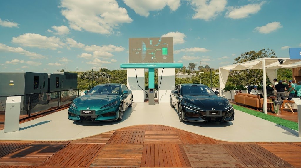 Denza estreia recarga de 1.500 kW no Brasil