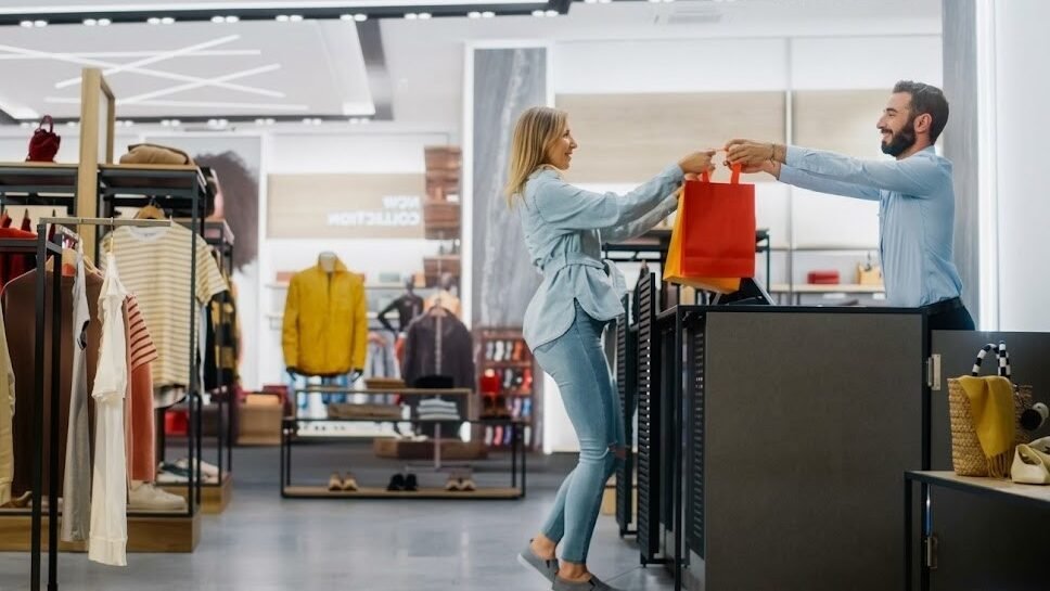 Retail media ganha força na busca por confiança no e-commerce