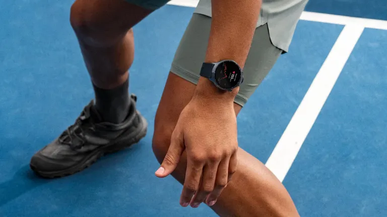 Moto Watch Ultra chega ao Brasil por R$ 4.999