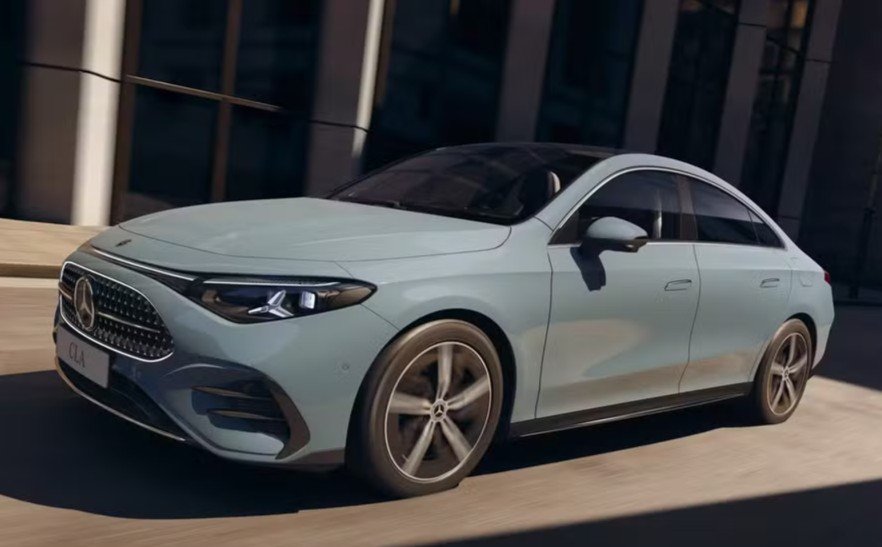 Mercedes-Benz CLA chega ao Brasil por R$ 364,9 mil